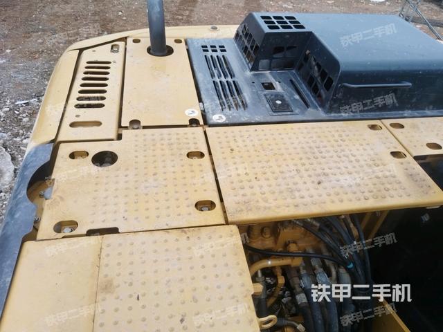 氣門室蓋螺絲特寫(xiě)(上車部件) 氣門室蓋螺絲特寫(xiě)(上車部件)