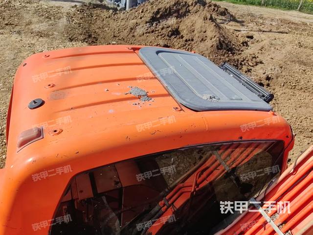 驾驶室顶部（整机外观）