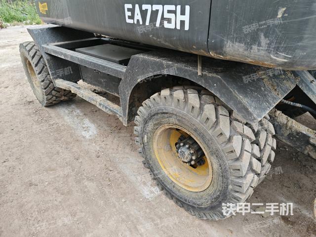 左側(cè)履帶整體?（行走機(jī)構(gòu)）