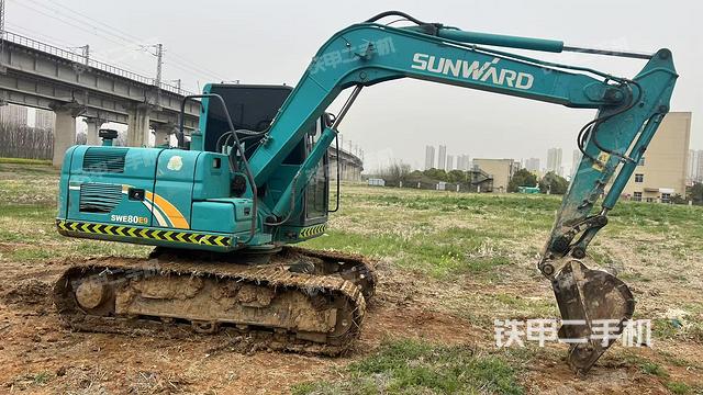 右后45(整機(jī)外觀) 右后45(整機(jī)外觀)