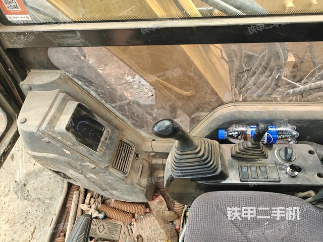 座椅左側控制臺/音響/含左手柄（駕駛室部分）