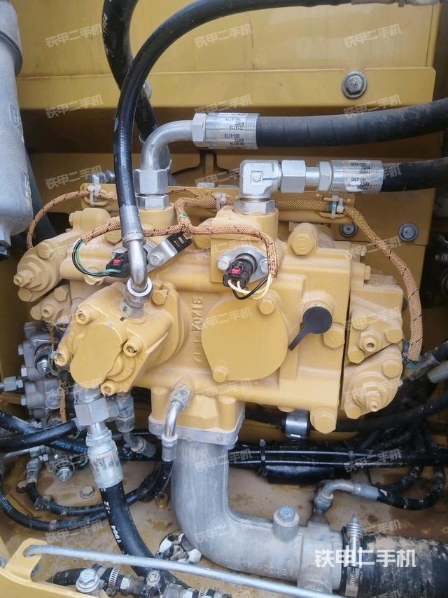 液壓泵斜45?左(大件艙室) 液壓泵斜45?左(大件艙室)