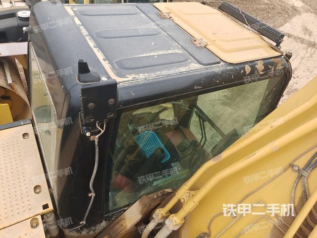 發(fā)動(dòng)機(jī)室（上車部件）