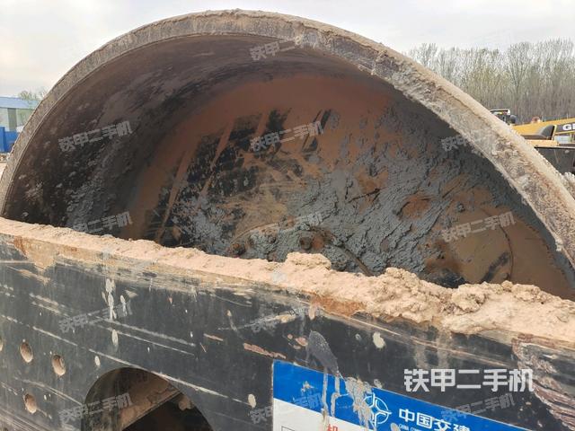 前輪右側(cè)減震塊連接及部件（壓路機前后車架）