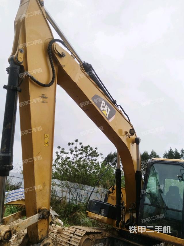 大臂整體?右側(cè)(工作和回轉(zhuǎn)裝置) 大臂整體?右側(cè)(工作和回轉(zhuǎn)裝置)