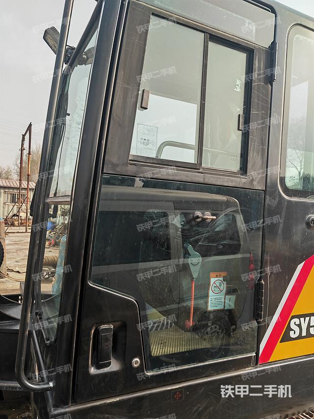 驾驶室整体（整机外观）