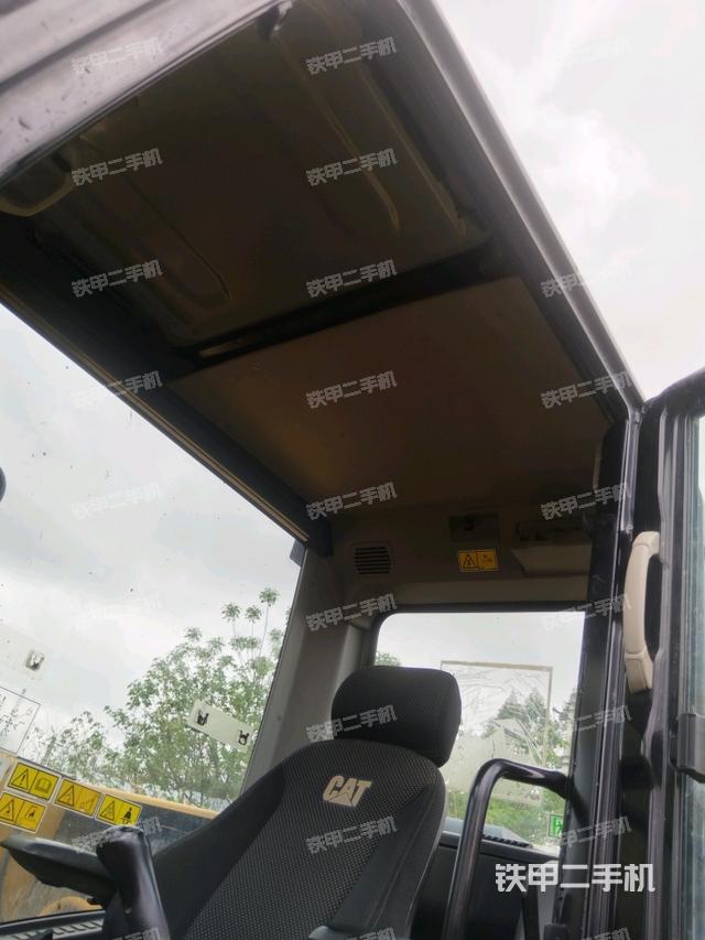 頂棚整體(駕駛室部分) 頂棚整體(駕駛室部分)