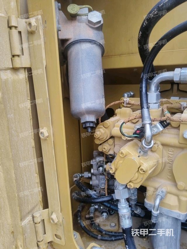 液壓泵斜45?右(大件艙室) 液壓泵斜45?右(大件艙室)