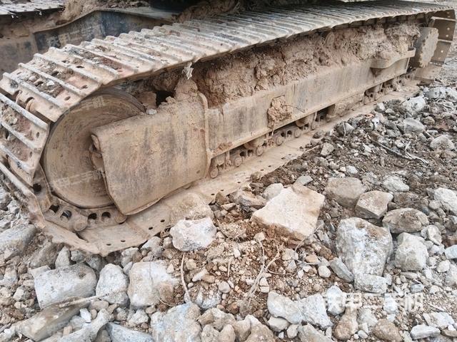 左側(cè)履帶整體?(行走機(jī)構(gòu)) 左側(cè)履帶整體?(行走機(jī)構(gòu))