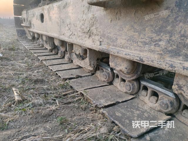 右驱动轮（行走机构）