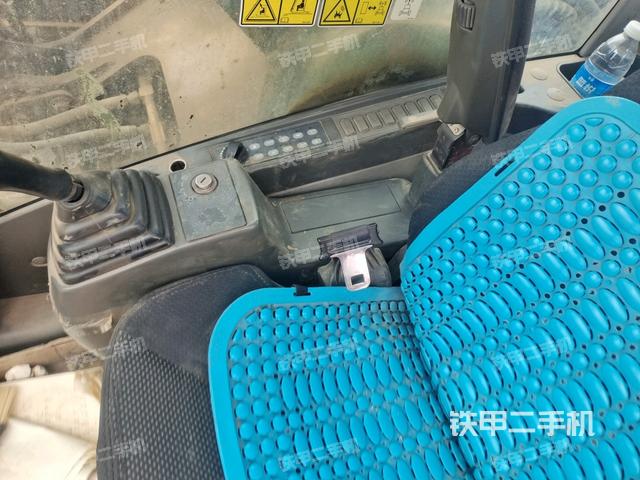 后窗玻璃角標(biāo)（駕駛室部分）