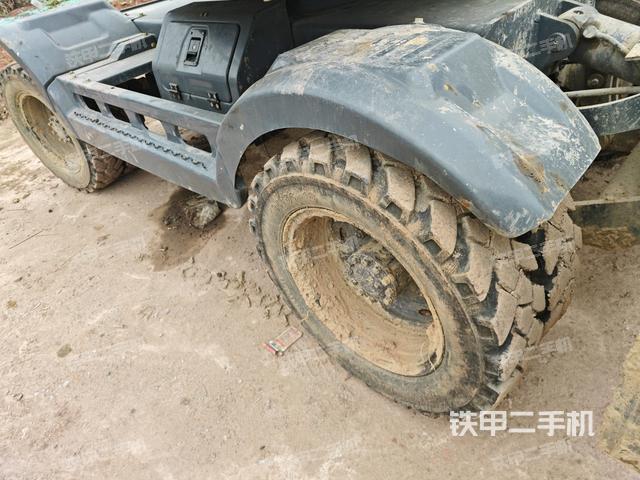 右側(cè)履帶整體?(行走機構(gòu)) 右側(cè)履帶整體?(行走機構(gòu))