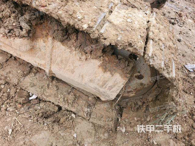 右側(cè)履帶整體?（行走機(jī)構(gòu)）