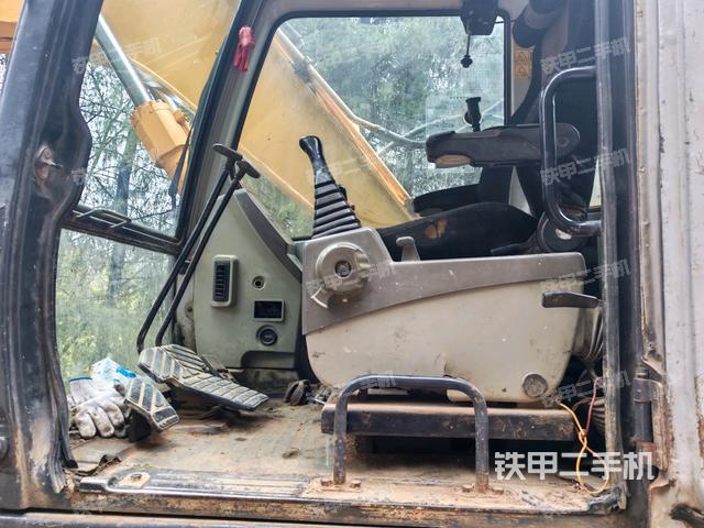 后窗玻璃角標(biāo)（駕駛室部分）