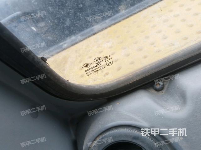 后窗玻璃角標(biāo)(駕駛室部分) 后窗玻璃角標(biāo)(駕駛室部分)