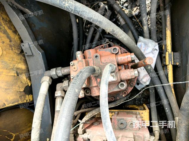 回轉(zhuǎn)馬達(dá)（上車部件）