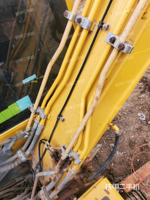 大臂背部俯視（工作和回轉(zhuǎn)裝置）