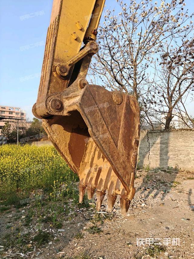 大臂整體?右側(工作和回轉(zhuǎn)裝置) 大臂整體?右側(工作和回轉(zhuǎn)裝置)