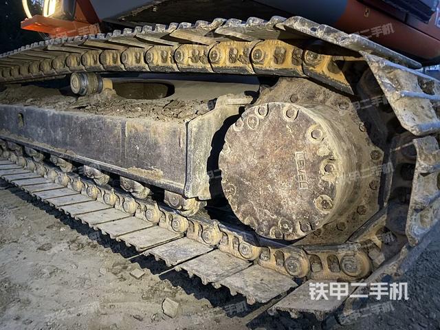 單側履帶整體(整機外觀) 單側履帶整體(整機外觀)
