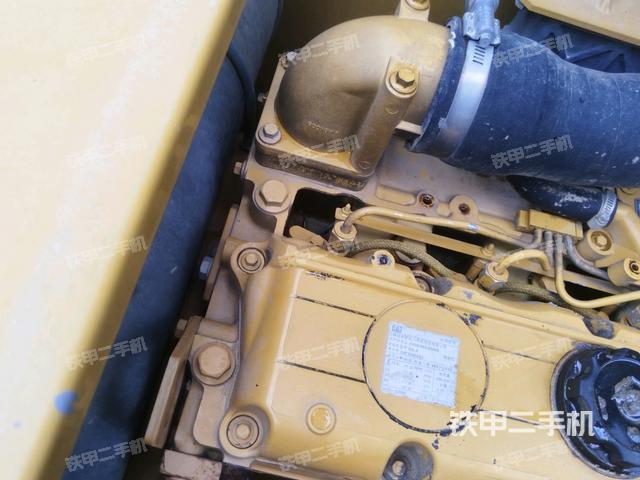 氣門室蓋螺絲特寫(上車部件) 氣門室蓋螺絲特寫(上車部件)
