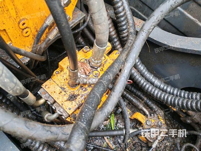 回轉(zhuǎn)馬達(dá)（上車部件）