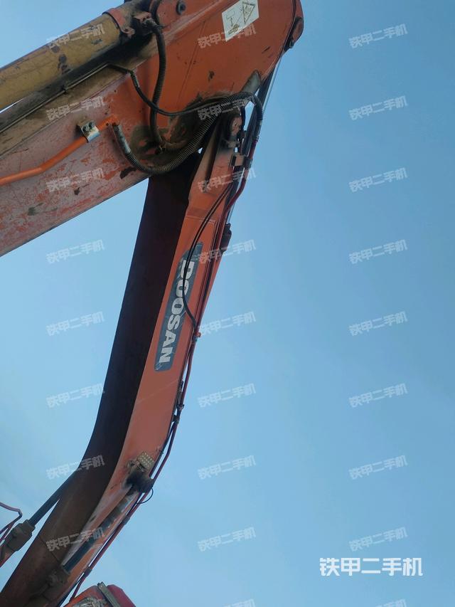 小臂整体左后（工作和回转装置）