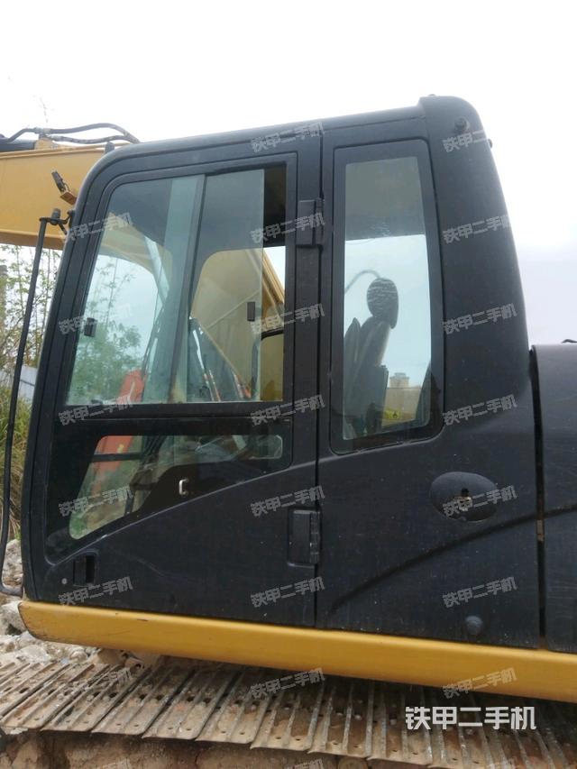 駕駛室正側(cè)(駕駛室部分) 駕駛室正側(cè)(駕駛室部分)