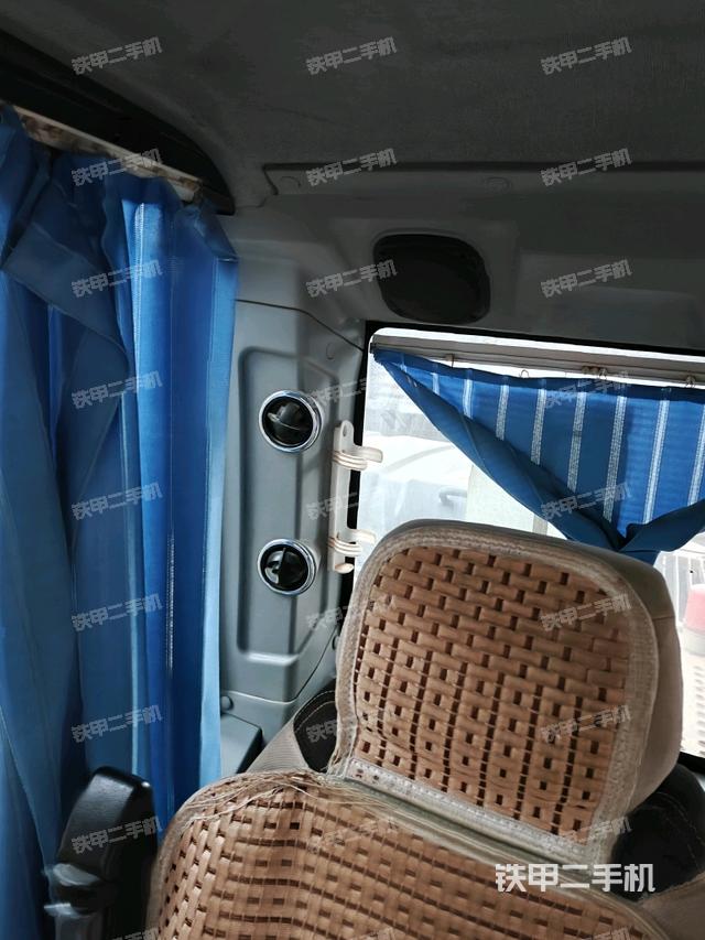 座椅后部(駕駛室部分) 座椅后部(駕駛室部分)