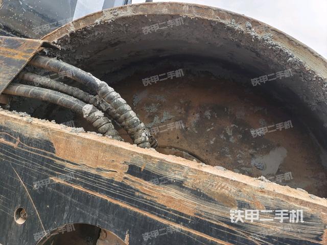 前車架正左側(cè)（壓路機前后車架）