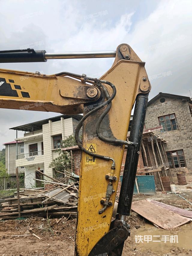 小臂整體右前（工作和回轉裝置）