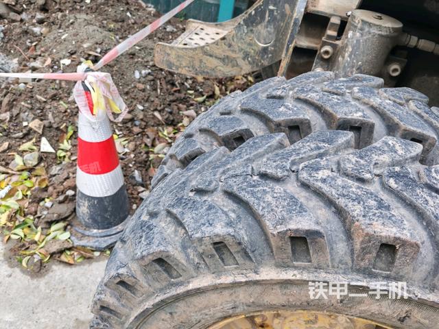 右托鏈輪+鏈筋(行走機(jī)構(gòu)) 右托鏈輪+鏈筋(行走機(jī)構(gòu))