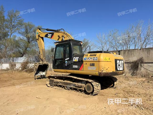 整機(jī)右后45°(整機(jī)外觀) 整機(jī)右后45°(整機(jī)外觀)