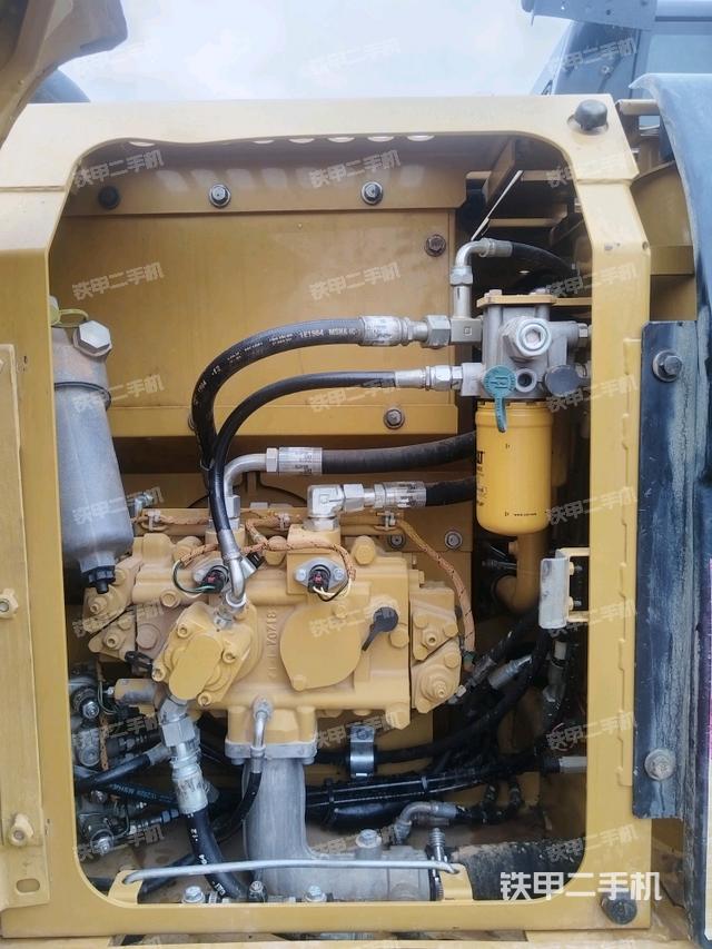 液壓泵室(大件艙室) 液壓泵室(大件艙室)