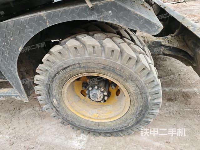 左導(dǎo)向輪（行走機(jī)構(gòu)）