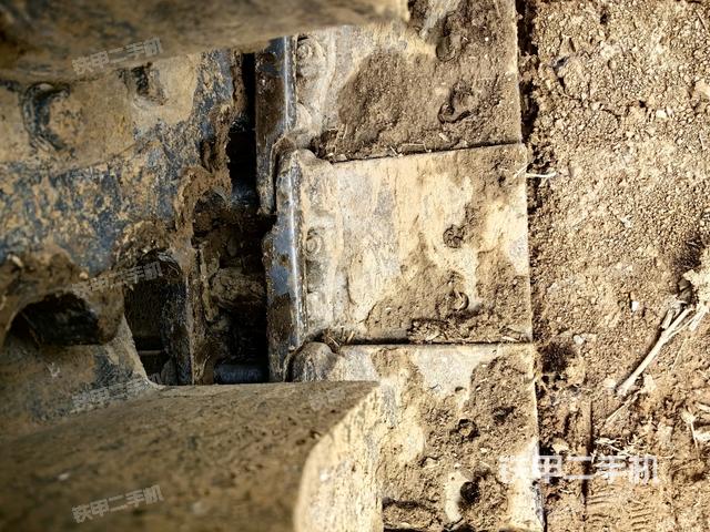 右驅(qū)動(dòng)輪（行走機(jī)構(gòu)）