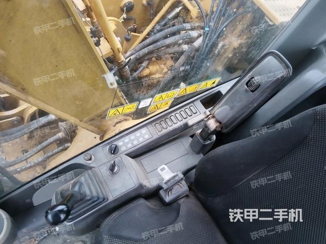 座椅左側(cè)控制臺(tái)/音響/含左手柄(駕駛室部分) 座椅左側(cè)控制臺(tái)/音響/含左手柄(駕駛室部分)