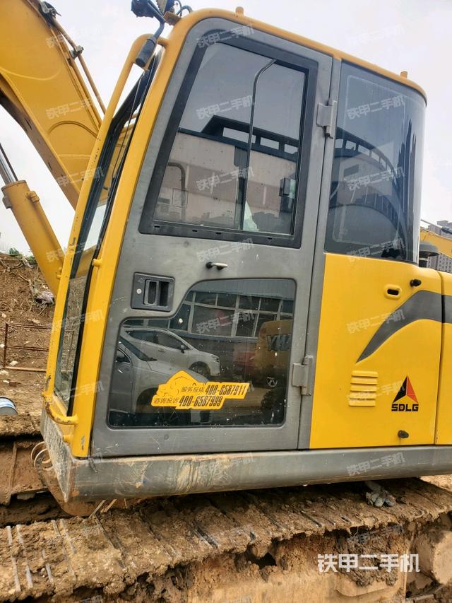 ?駕駛室正側(cè)（駕駛室部分）