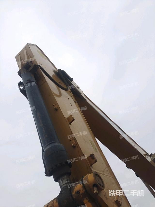 大臂油缸整體?豎拍（工作和回轉(zhuǎn)裝置）