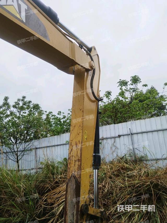 大臂整體?右側(cè)(工作和回轉(zhuǎn)裝置) 大臂整體?右側(cè)(工作和回轉(zhuǎn)裝置)