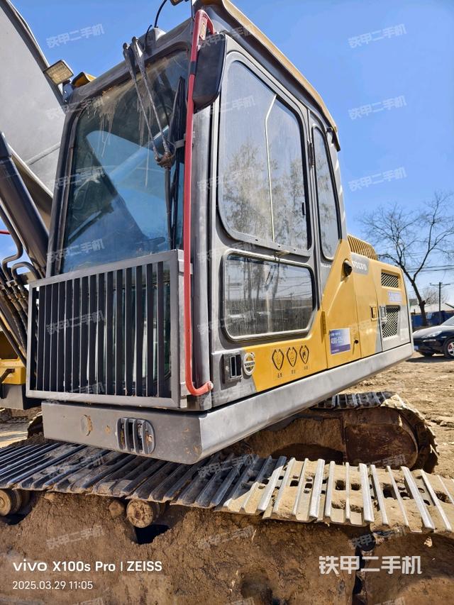 駕駛室整體（整機(jī)外觀）