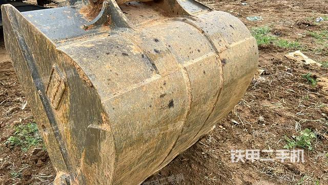 鏟斗45度(工作和回轉(zhuǎn)裝置) 鏟斗45度(工作和回轉(zhuǎn)裝置)