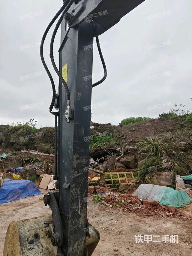 小臂整體左后(工作和回轉(zhuǎn)裝置) 小臂整體左后(工作和回轉(zhuǎn)裝置)