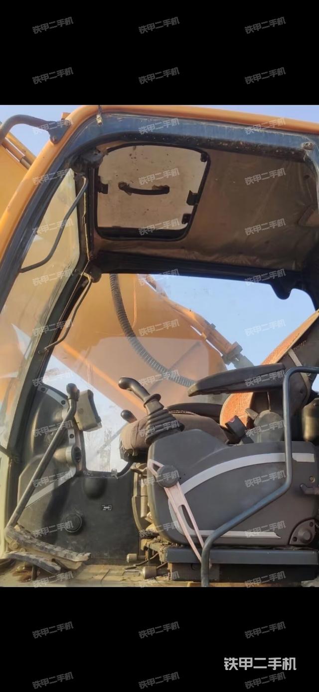 駕駛室整體（整機(jī)外觀）