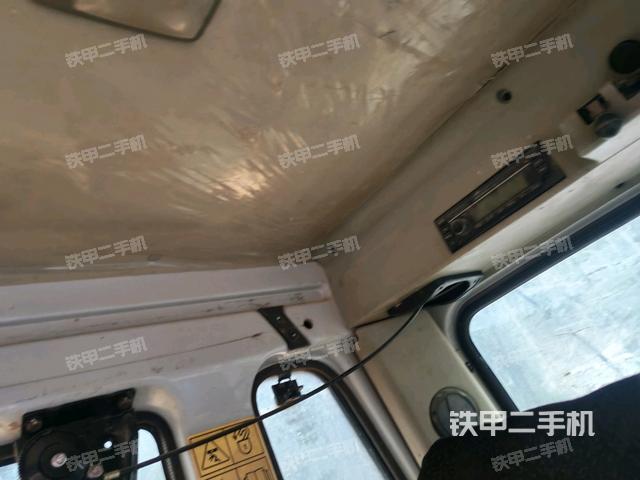 左后方玻璃角標(biāo)（駕駛室部分）