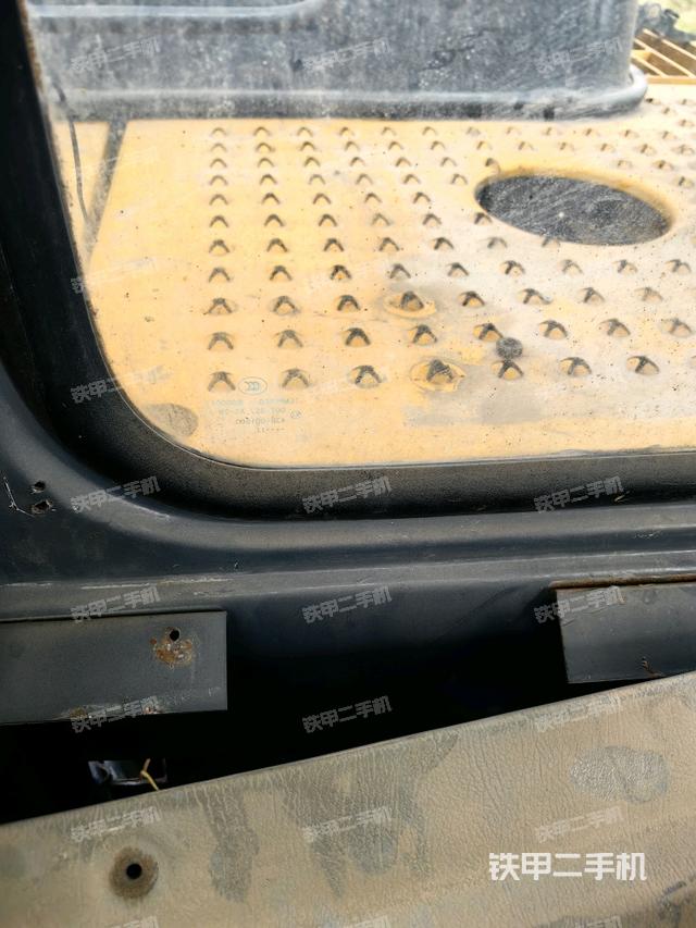 后窗玻璃角標(biāo)（駕駛室部分）