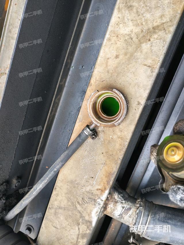 中央回轉(zhuǎn)接頭特寫（上車部件）