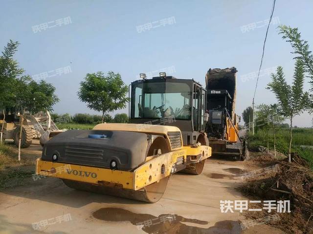 整機(jī)右后45°（設(shè)備外觀及核心部件）