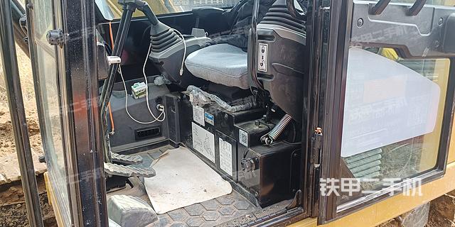 驾驶室整体（整机外观）