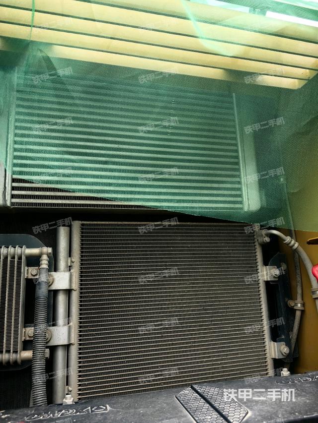 散熱器正面（大件艙室）