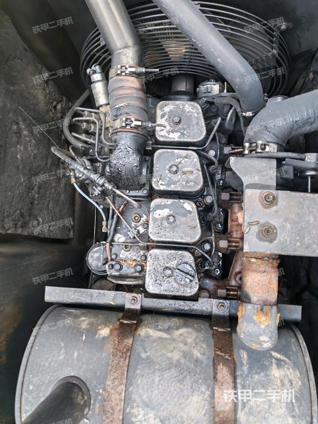 發(fā)動(dòng)機(jī)室（上車部件）